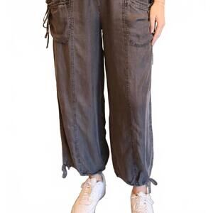NEW SAGE+FIG women's wanderer cargo joggers in charcoal